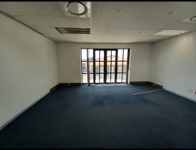 342M² OFFICE TO LET IN BRYANSTON